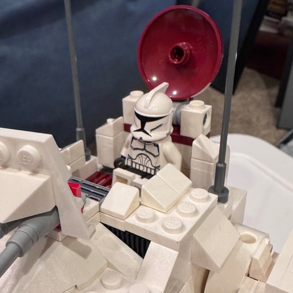 Lego Star Wars: Republic Fighter Tank (7679) - Picture 9 of 9